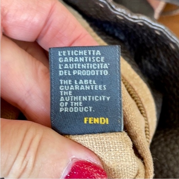 SALE!!!! 🤗🤩🤩 Vintage FENDI Selleria Bag 💋 Gorgeous, excellent condition! - Picture 8 of 10